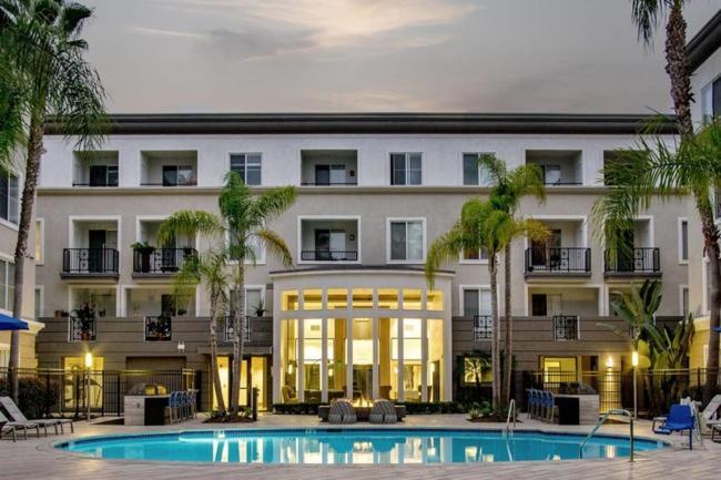 Apartment Marina Del Rey's Grand 2/2 Pool View