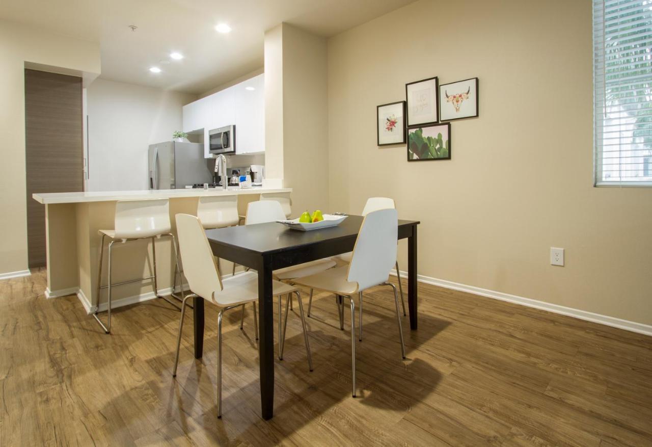 Marina Del Rey's Grand 2/2 Pool View Apartment